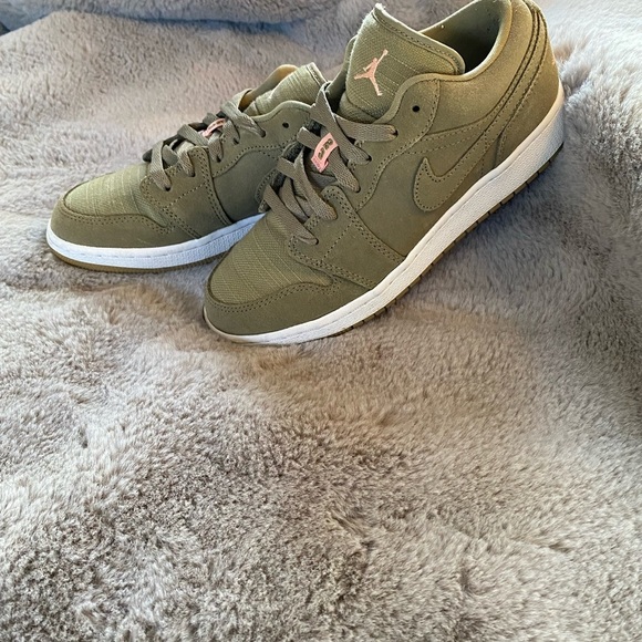 Air Jordan 1 GS Low “Trooper bleached coral” Nike shoes - Picture 6 of 11